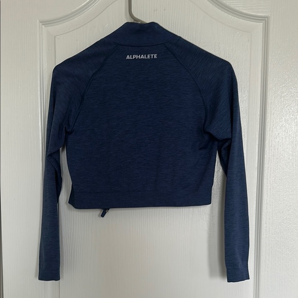 Alphalete Amplify: Navy Heather-Blue Cropped Athletic Jacket - Picture 2 of 3